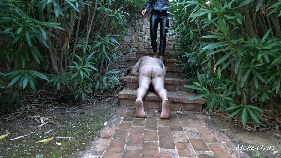 Mistress Gaia - Trampling Friends 4K